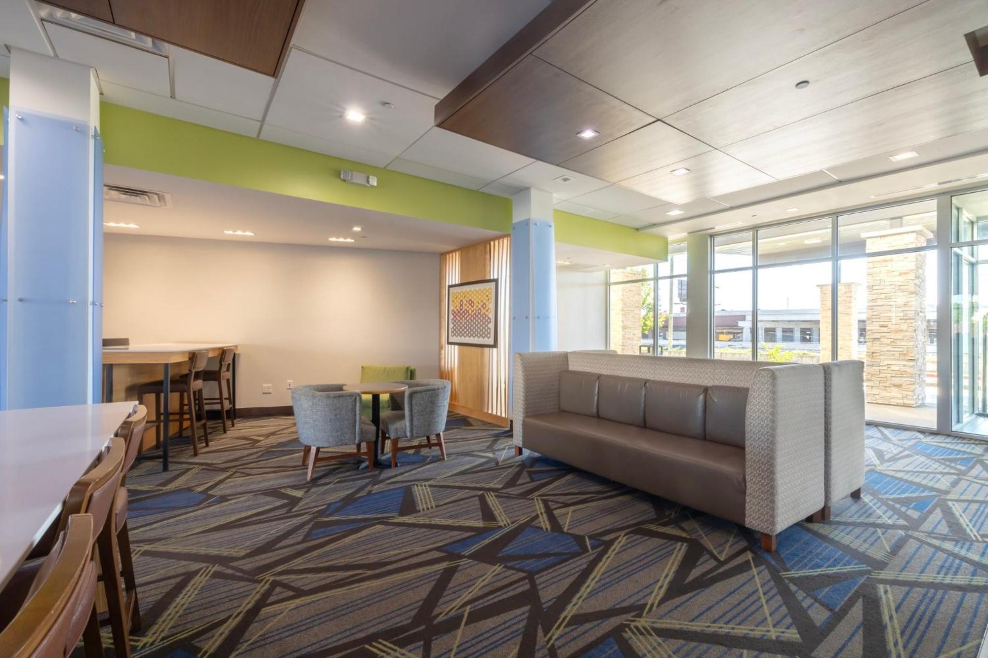 Holiday Inn Express & Suites Dallas Ne Arboretum Garland Exterior foto